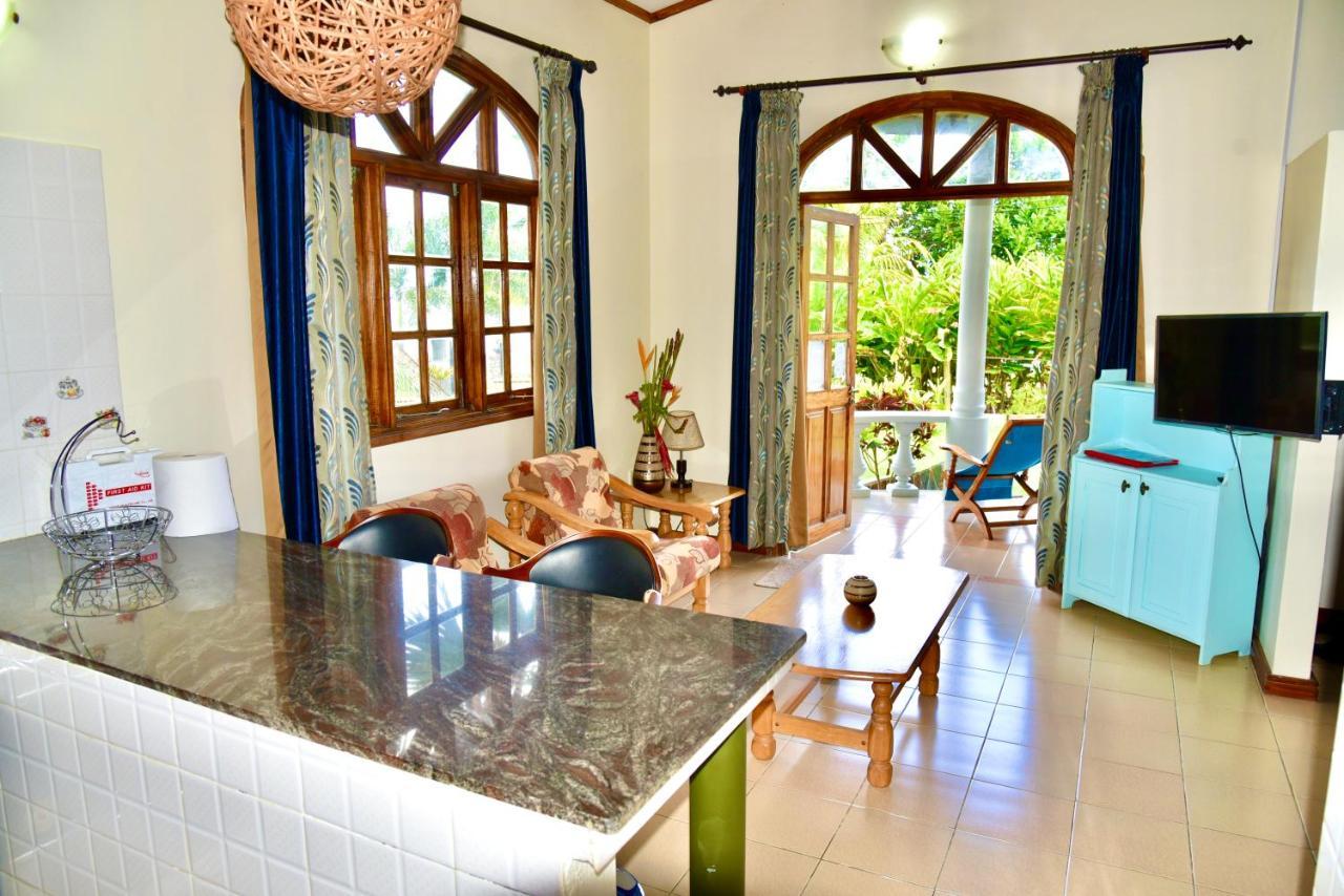 Sea Splash Self Catering And La Petite Maison Grand Anse  Exterior foto
